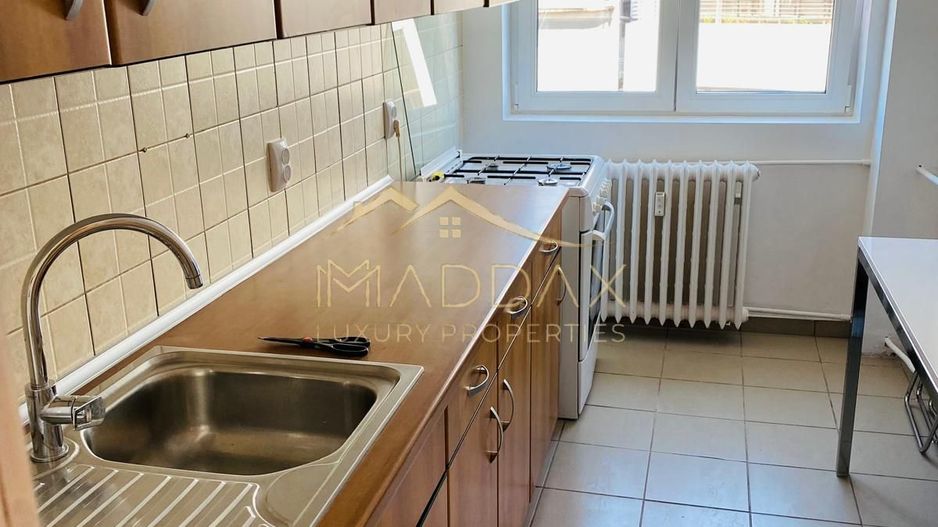 Apartament spațios cu 4 camere, vedere spectaculoasă către Palatul Parlamentului - Poză 21
