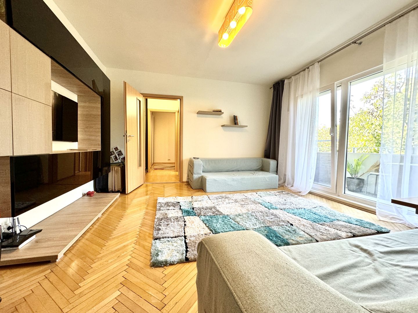 Apartament 3 camere, modern, cu terasa,  in zona Centrala-Universitate - Poză 1