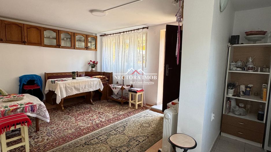 NECTORA IMOB-Casa cu etaj, mobilata, utilata, Episcopia, cu livada - Poză 8