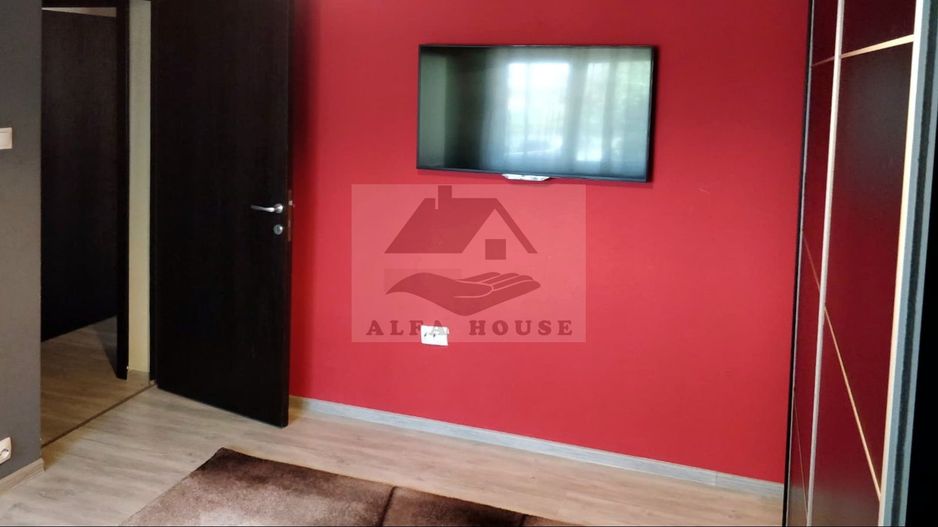 Apartament cu patru camere, zona Florilor-Craiter 80 mp - Poză 7