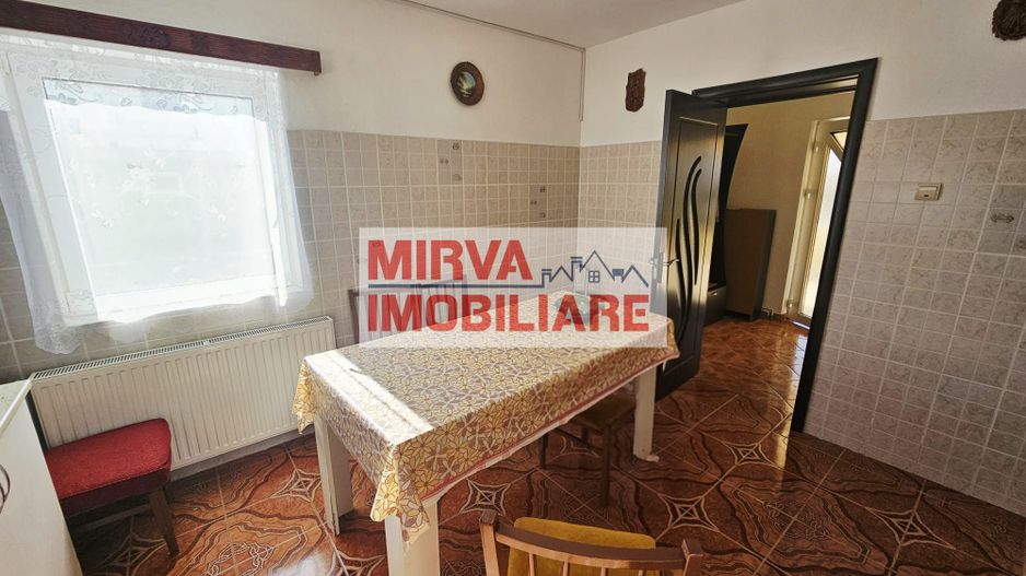 Casă 5 camere + teren generos 1700 mp – Ariceștii Rahtivani - Poză 12