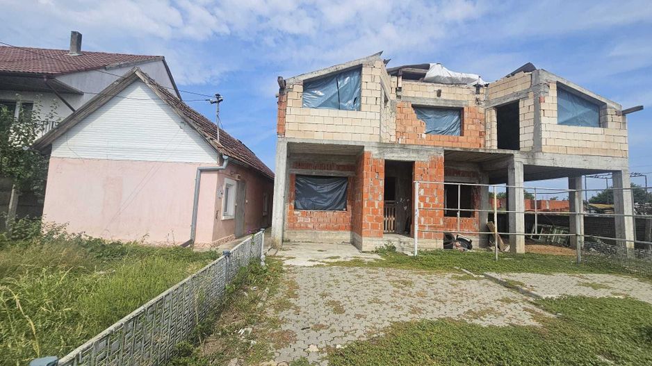 BRASADAS vinde casa la rosu + casa veche teren 14 ari Blaga. - Poză 1