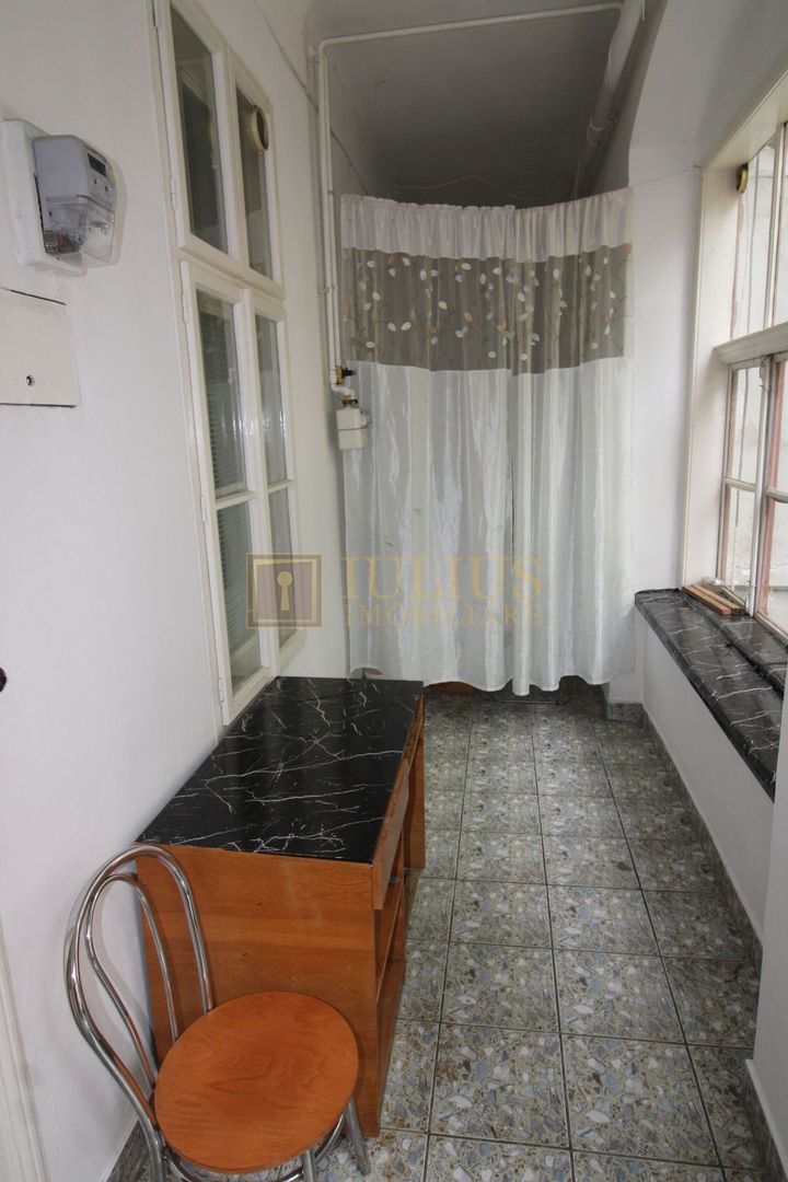 ideal pentru studenti sau o familie, cladire istorica, centrala proprie - Poză 16