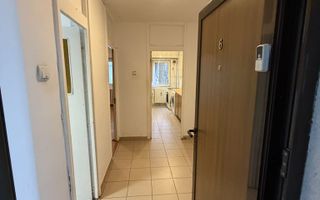 Vnazare garsoniera spatioasa 40mp, bloc 1988, Titan- Costin Georgian - Poză 7