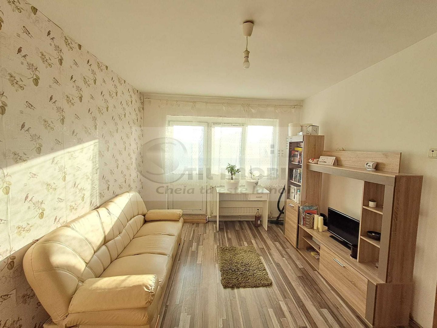 Apartament 3 camere  Podu Ros- 350 EURO - Poză 1