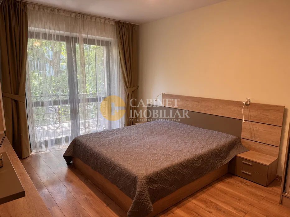 Apartament 3 Camere Decomandat | Zona Podu Roș - Poză 1