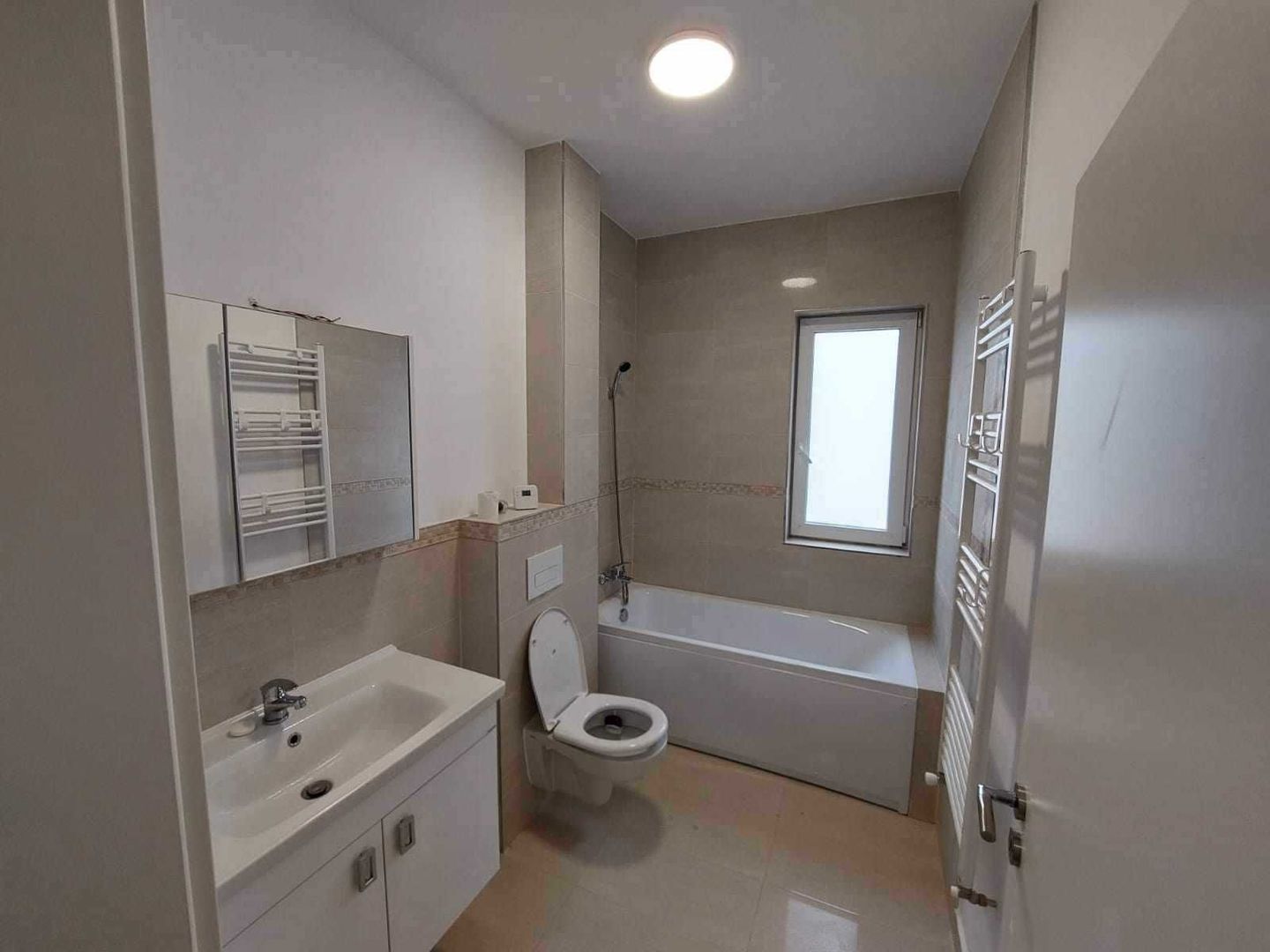 Braytim | 2 camere | Etaj 1 | Loc Parcare | Mobilat complet - Poză 4