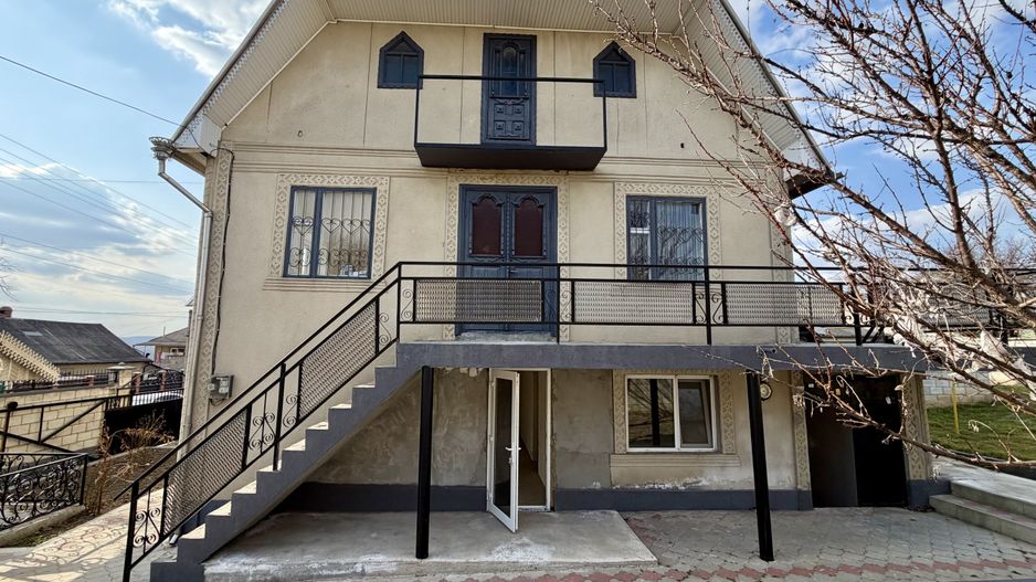 Casa în or.Ialoveni centru - Poză 2