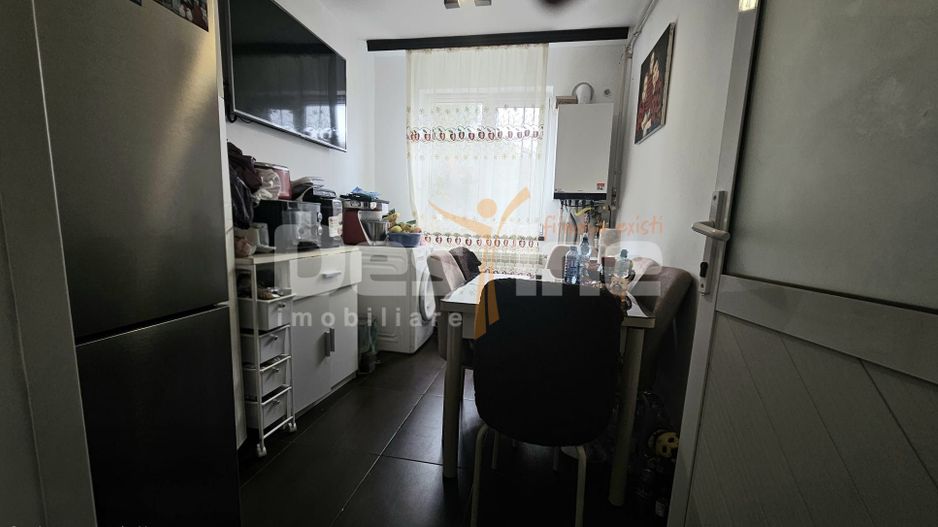 De vanzare Apartament 4 camere, Zona Inel 2 - Poză 4