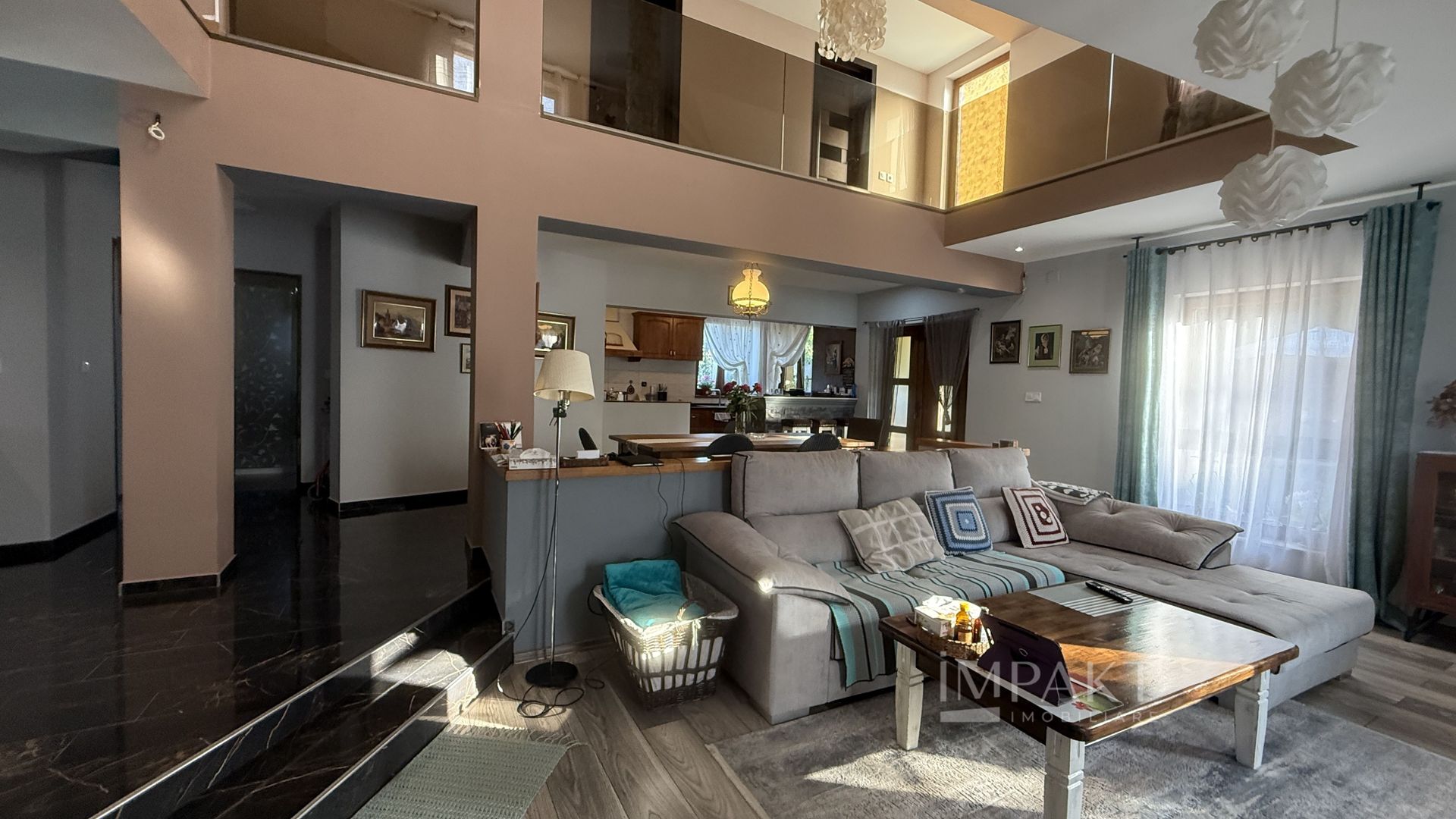 Vila deosebita cu 5 camere pe o strada privata in Borhanci - Poză 2