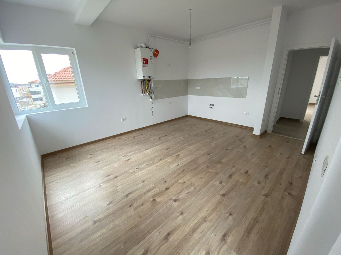 Giroc-Neptun | 2-3 Camere | Centrala proprie | Loc de parcare - Poză 1