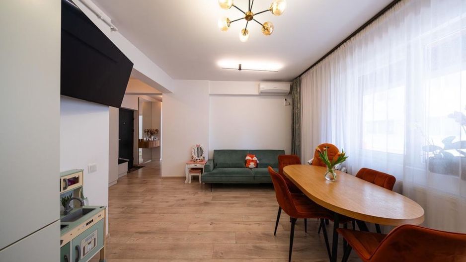 Apartament 3 camere, in mobil Lux tip boutique. Zona metrou Aparatorii Patriei. - Poză 1