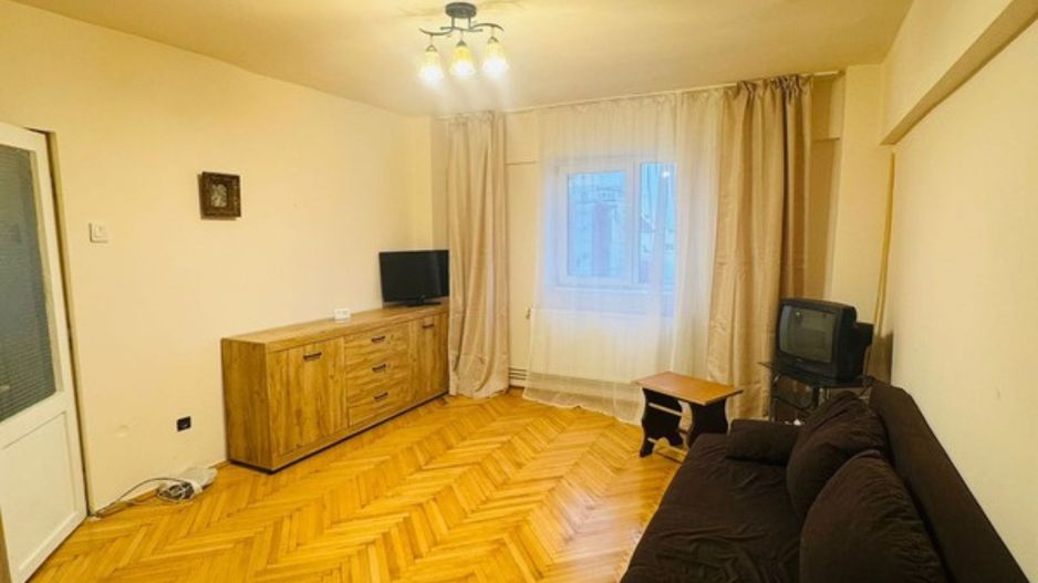 Apartament spațios de Închiriat 2 Camere, Et 6/8,  Intim Spitalul Arad - Poză 8