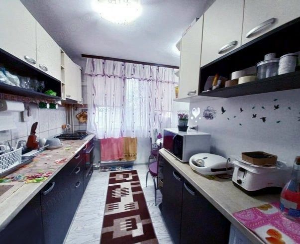 De vanzare apartament 4 camere stradal, zona Alexandriei-Antiaeriana - Poză 1