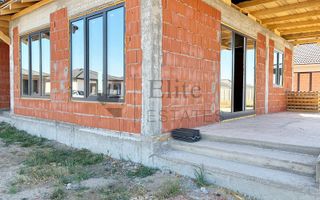 Casa la rosu  cu 4 camere de vanzare in Santandrei - Poză 19