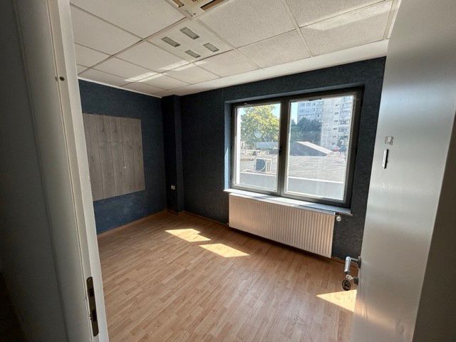 Inchiriere cladire moderna pentru clinica privata sau birouri - Poză 10