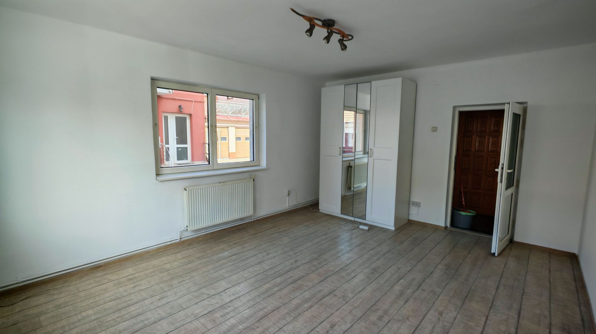 Apartament in vila,Bartolomeu,120 mp,3 camere,Spatiu depozitare 50mp - Poză 13