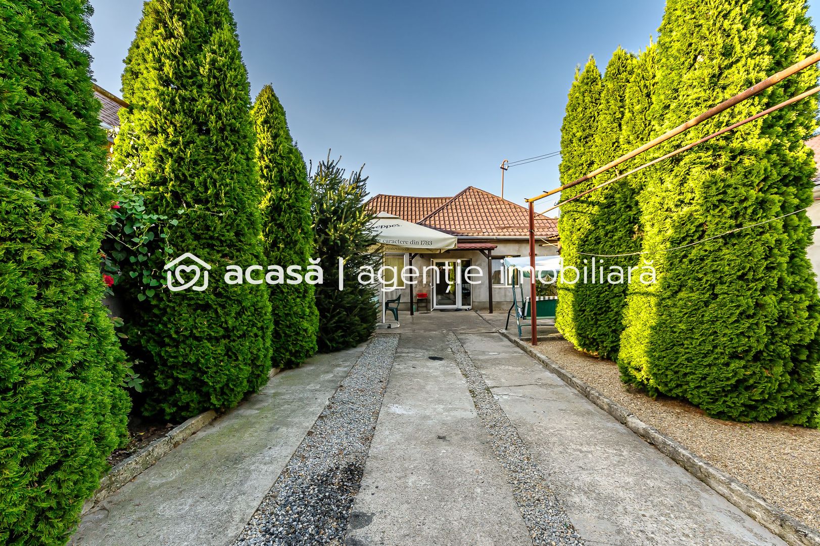 Casă cu teren generos în Poltura - Poză 2