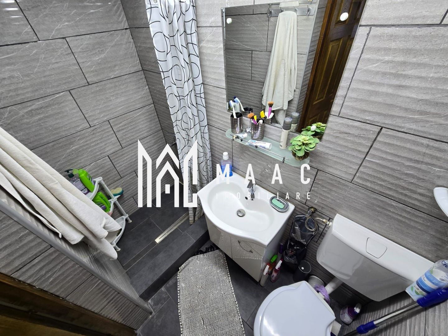 Casa 7 camere 3 bai 2 intrari Zona Garii - Poză 33