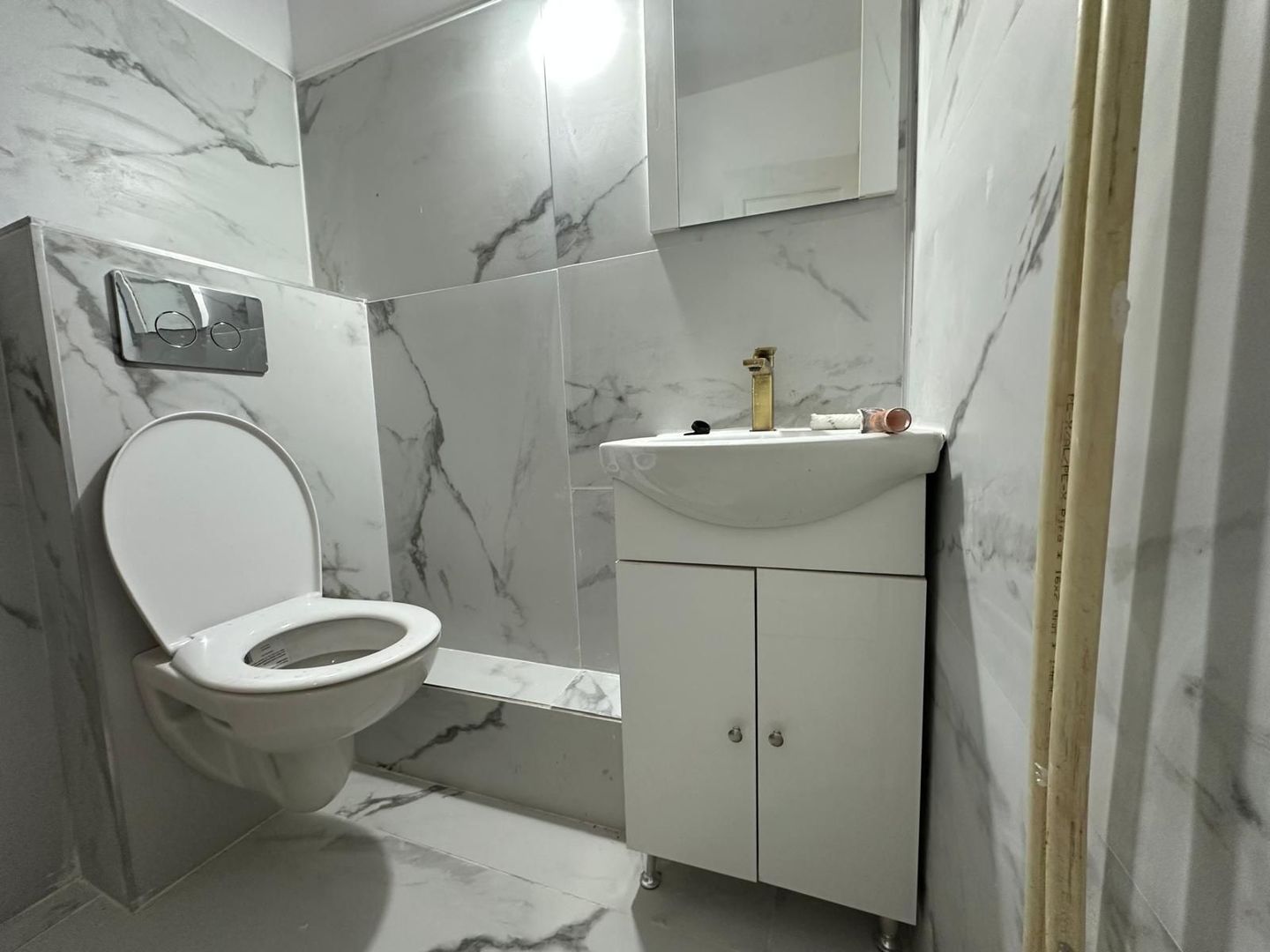 1 camera renovata cu balcon ETAJ 1 - Poză 3