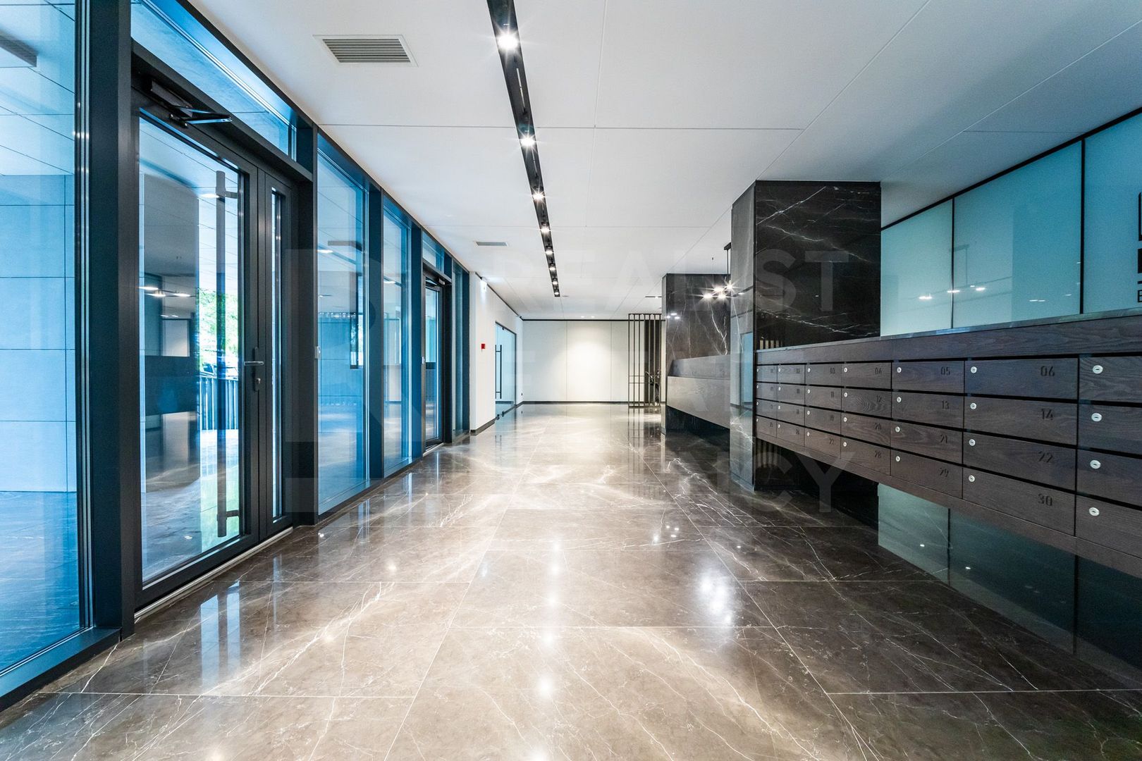 Chirie, apartament, 4 camere, Strada Universității, Centru - Poză 25
