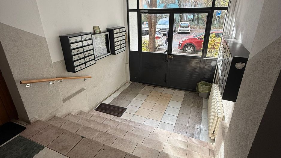 Garsoniera Renovata - Decomandata - Gorjului - Metrou 10 minute - Poză 17