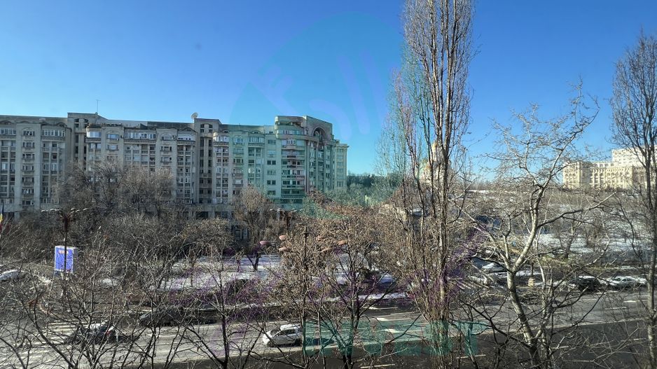 3 camere Unirii -Libertății | Vedere Parlament & Catedrală | Bloc 1992 - Poză 2