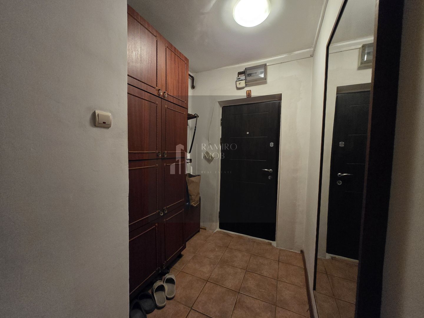 Ap 3 camere 70m -decomandat -etaj 2 -centrala -STB Vadul Nou /Sector 5 - Poză 1