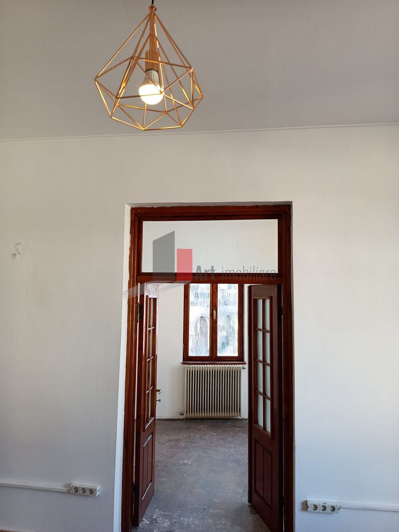 Vila  de inchiriat recent renovata - Poză 9