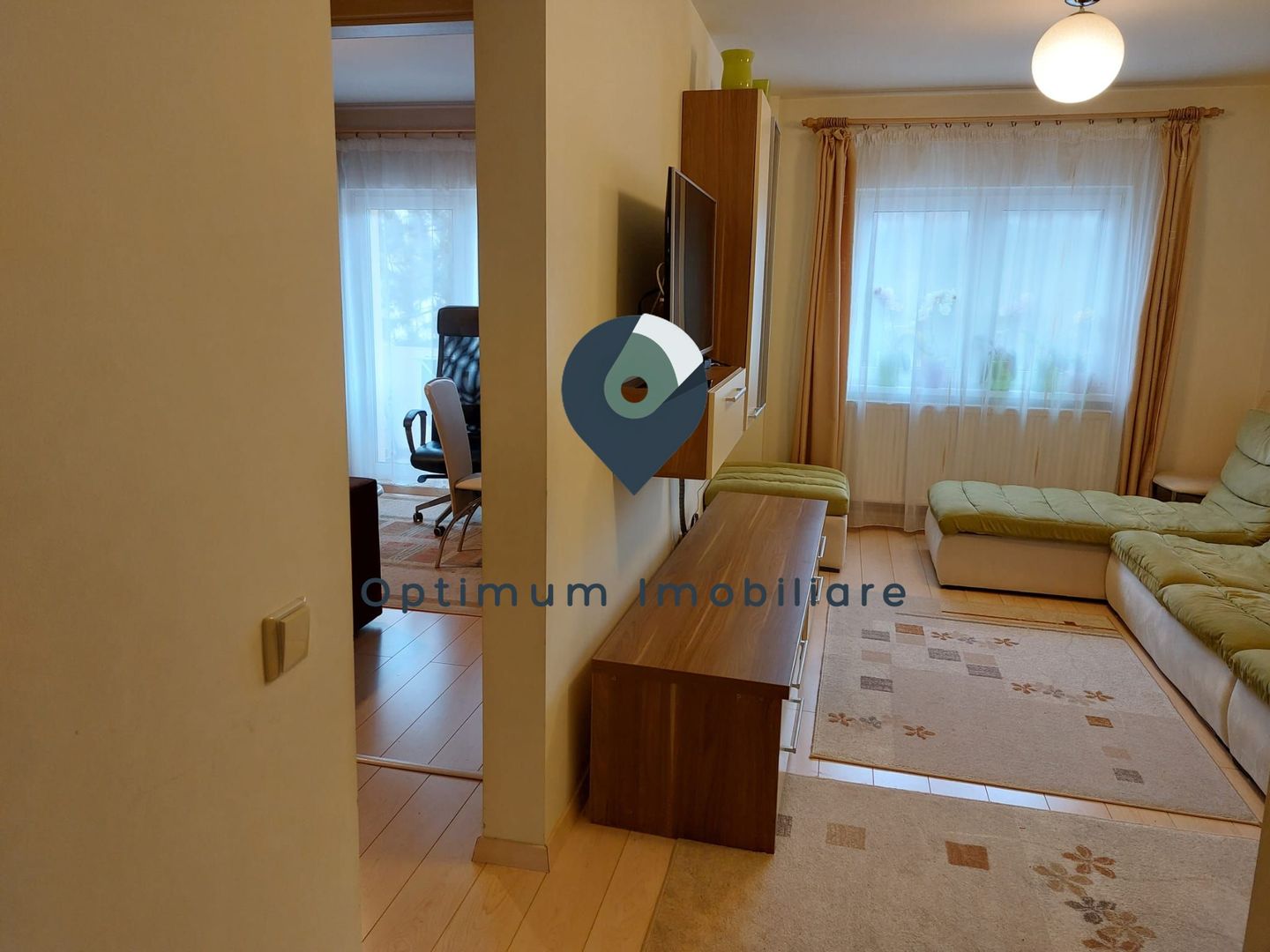Apartament cu 4 camere de vanzare in Plopilor, etaj 3/4 ! - Poză 1