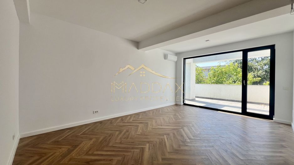 Vilă **6 camere  **451mp // Zona Iancu Nicolae - Poză 78