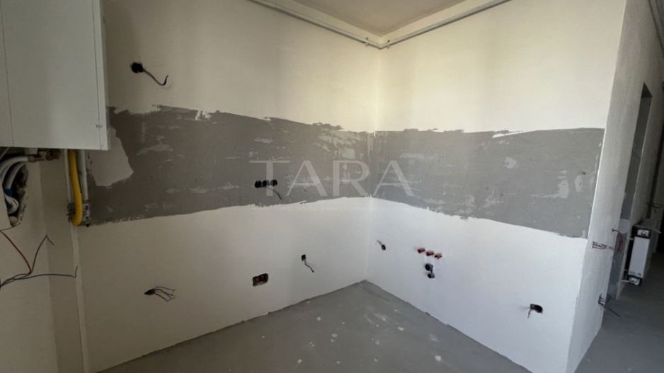Apartament cu 3 camere, două băi, balcon, aproape de Parcul Poligon. - Poză 1
