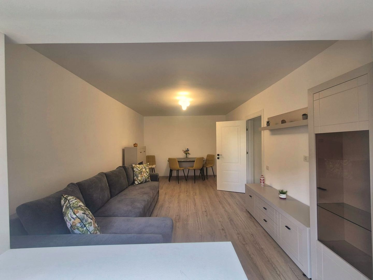 🏡 Exclusivitate -  2 camere decomandate, Centru Civic, la prima închiriere - Poză 2