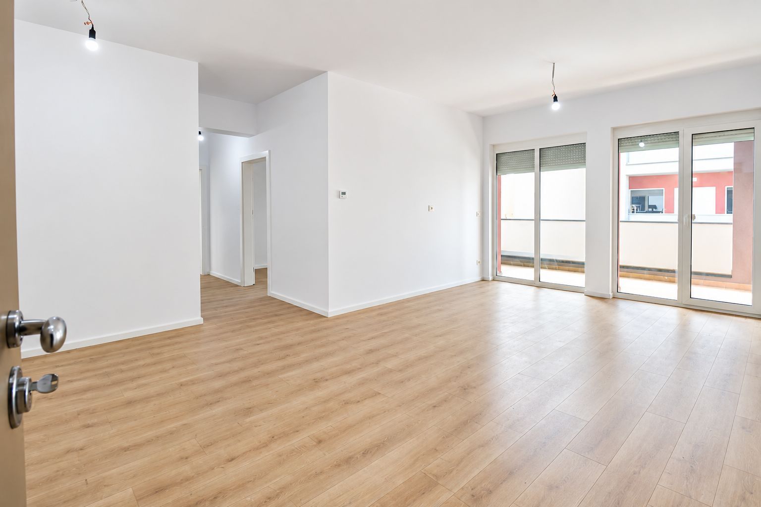 Aradului | 3 camere | Bloc nou | 2 băi | Lift | Parcare subterană - Poză 5