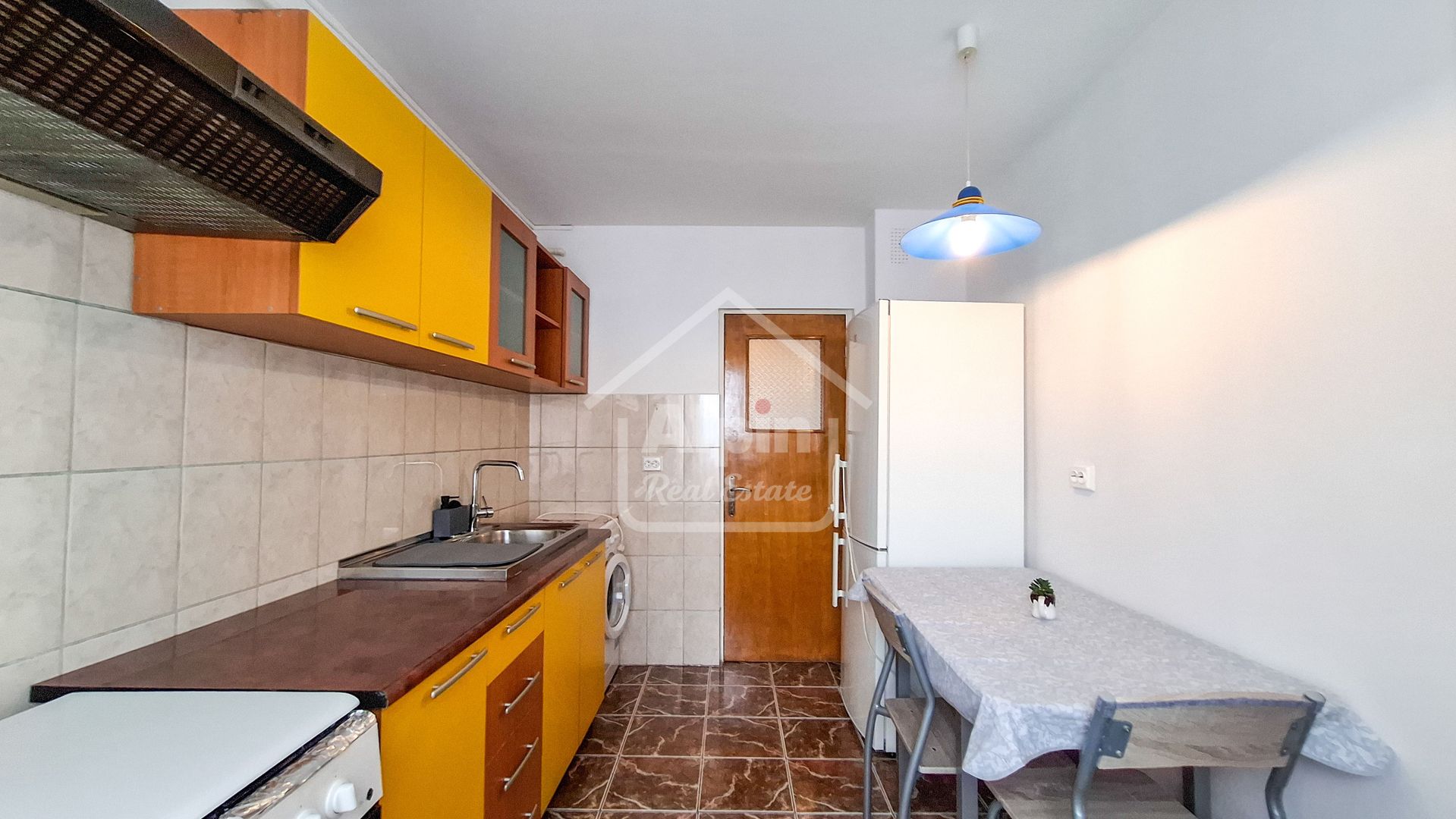 Suprafata Generoasa Garii - Poză 9