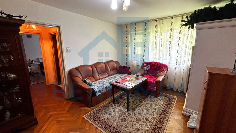Apartament-2-Camere-Semidecomandate-47mp-Utili-Parcare-Centru-Civic - Poză 1