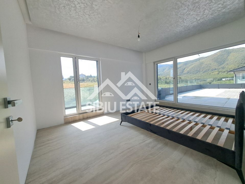 Casa Sibiu Cisnadioara, garaj, piscina, terase panoramice - Poză 9