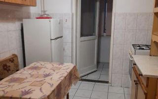 Etaj 1,Apartament 3 camere,bloc din 1980 ,zona Alexandru cel bun - Poză 4