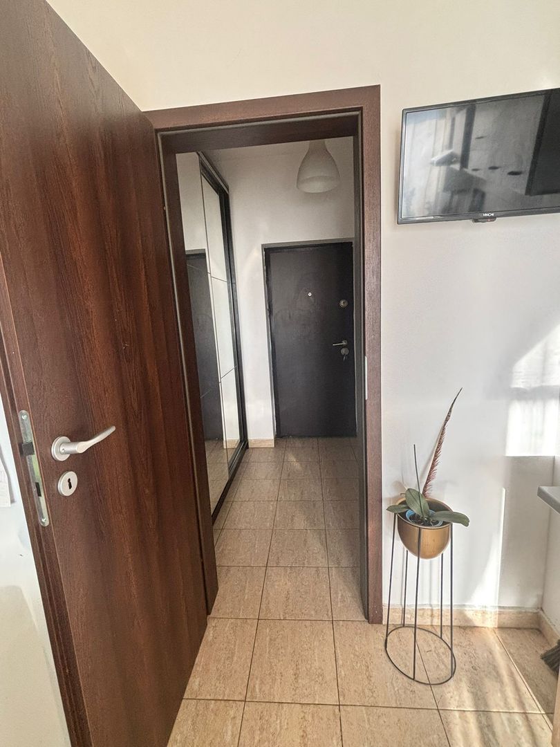 Garsoniera decomandata Prelungirea Ghencea Loc de parcare - Poză 9