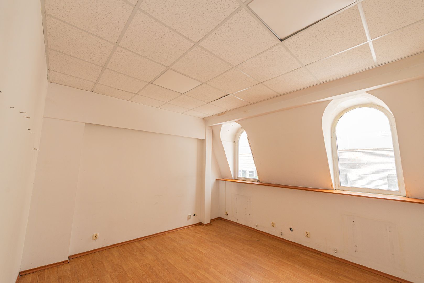 Spațiu de inchiriat, pretabil birou, sali de dans/yoga, studio, 130mp - Poză 18