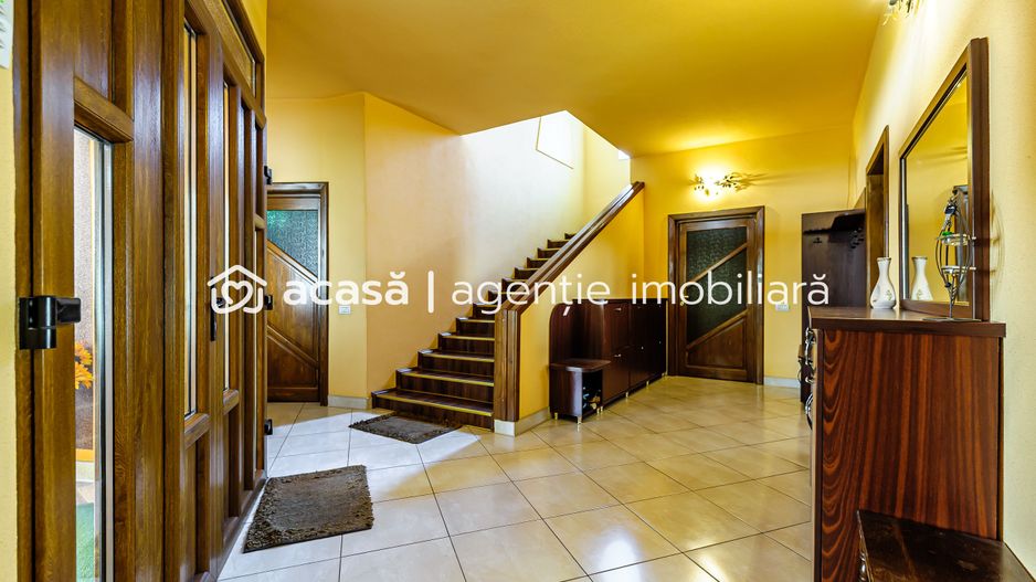 Casă superbă cu 6 camere, gradină și terasă, în centrul Aradului. - Poză 4