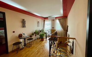 De vânzare casă cu suprafața de 250 mp plus 900 mp teren - Poză 3