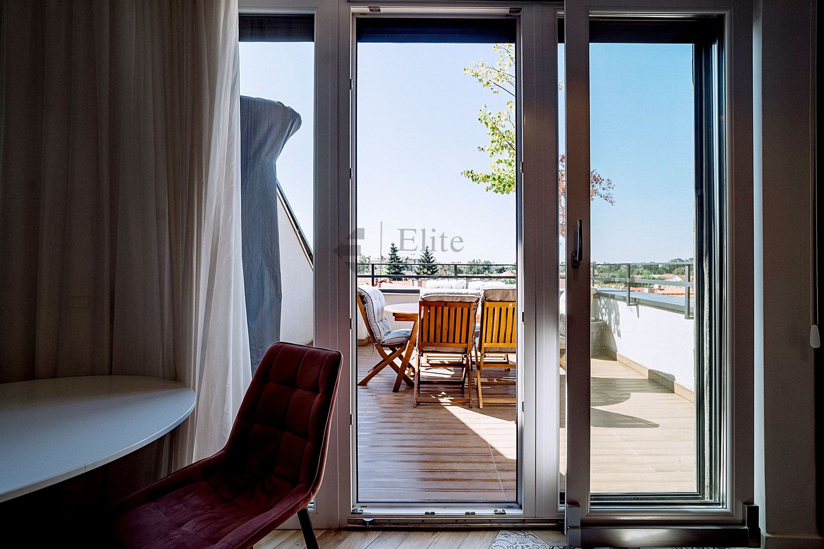 Penthouse de lux 530 mp ultracentral in Oradea - Poză 19