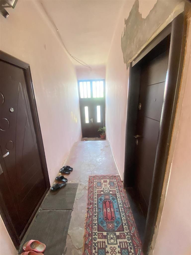 Apart la casa Bogdanestilor  curte  acces cu masina centrala proprie - Poză 15