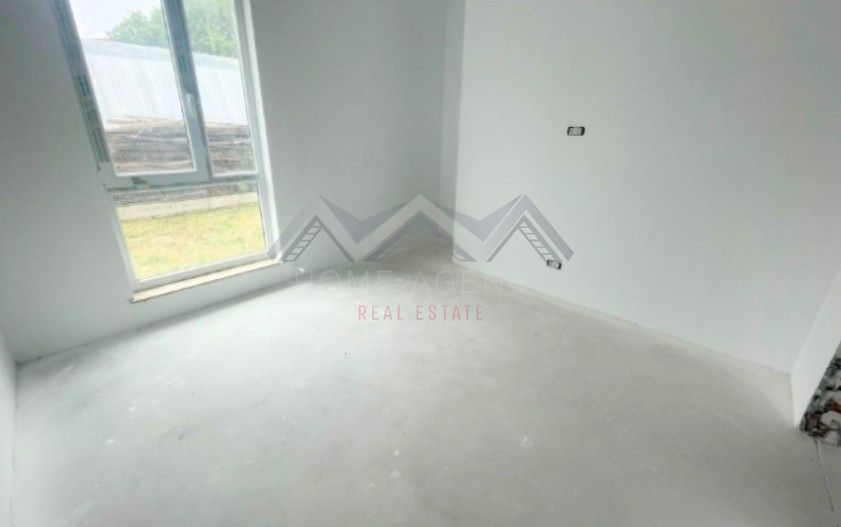 Apartament 2 camere + curte 110 mp Otopeni centru, acces pietonal DN/metrou - Poză 3