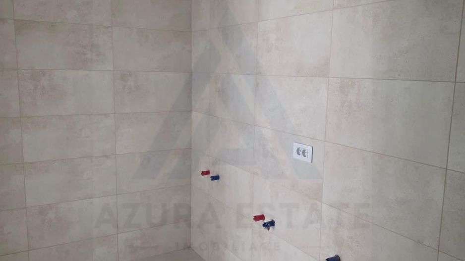 Apartament renovat 3 camere 2 bai 85 mp si pivnita  în zona Central - Poză 9