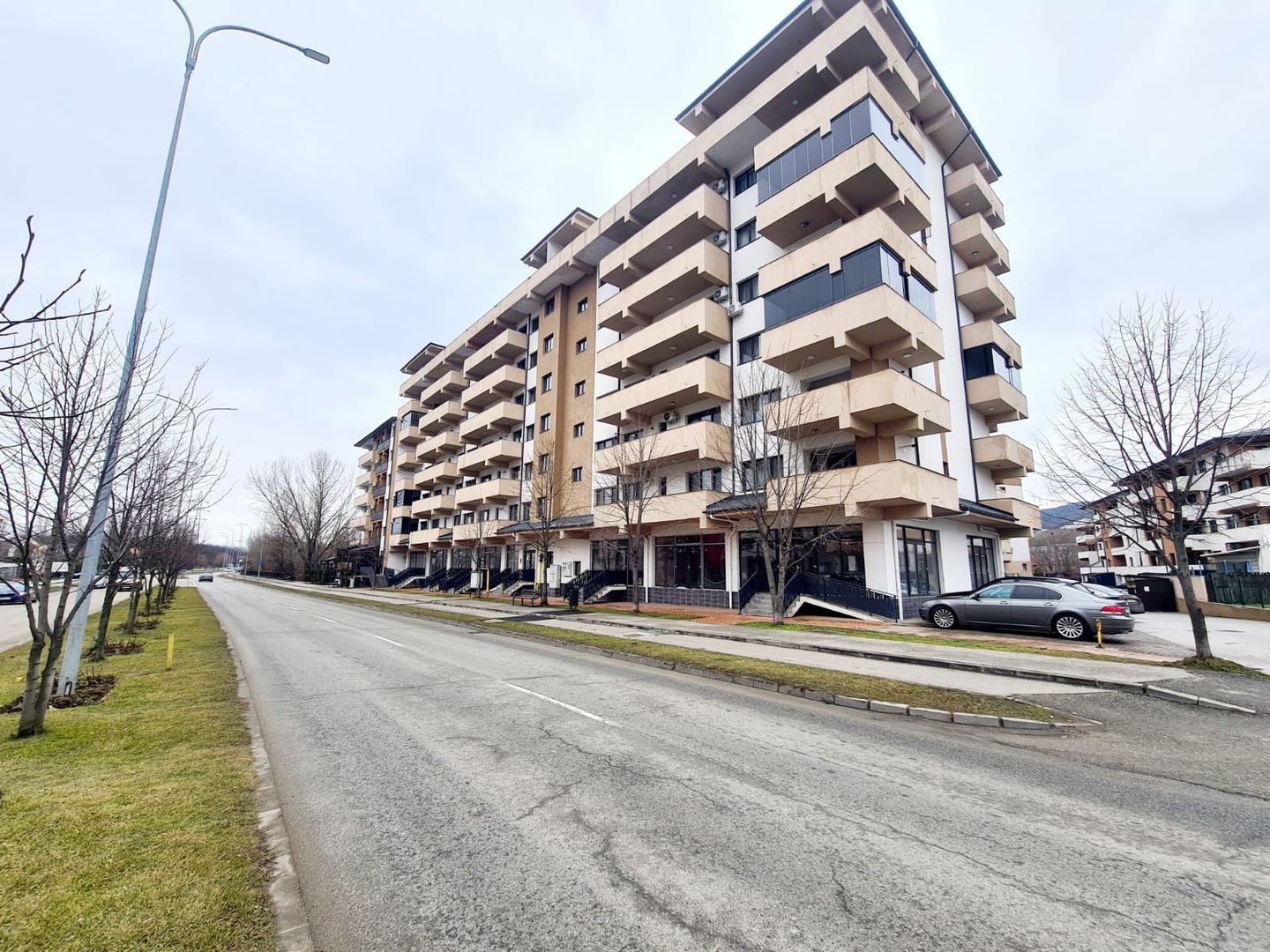 Spatii de vanzare / Dem Radulescu - Poză 2