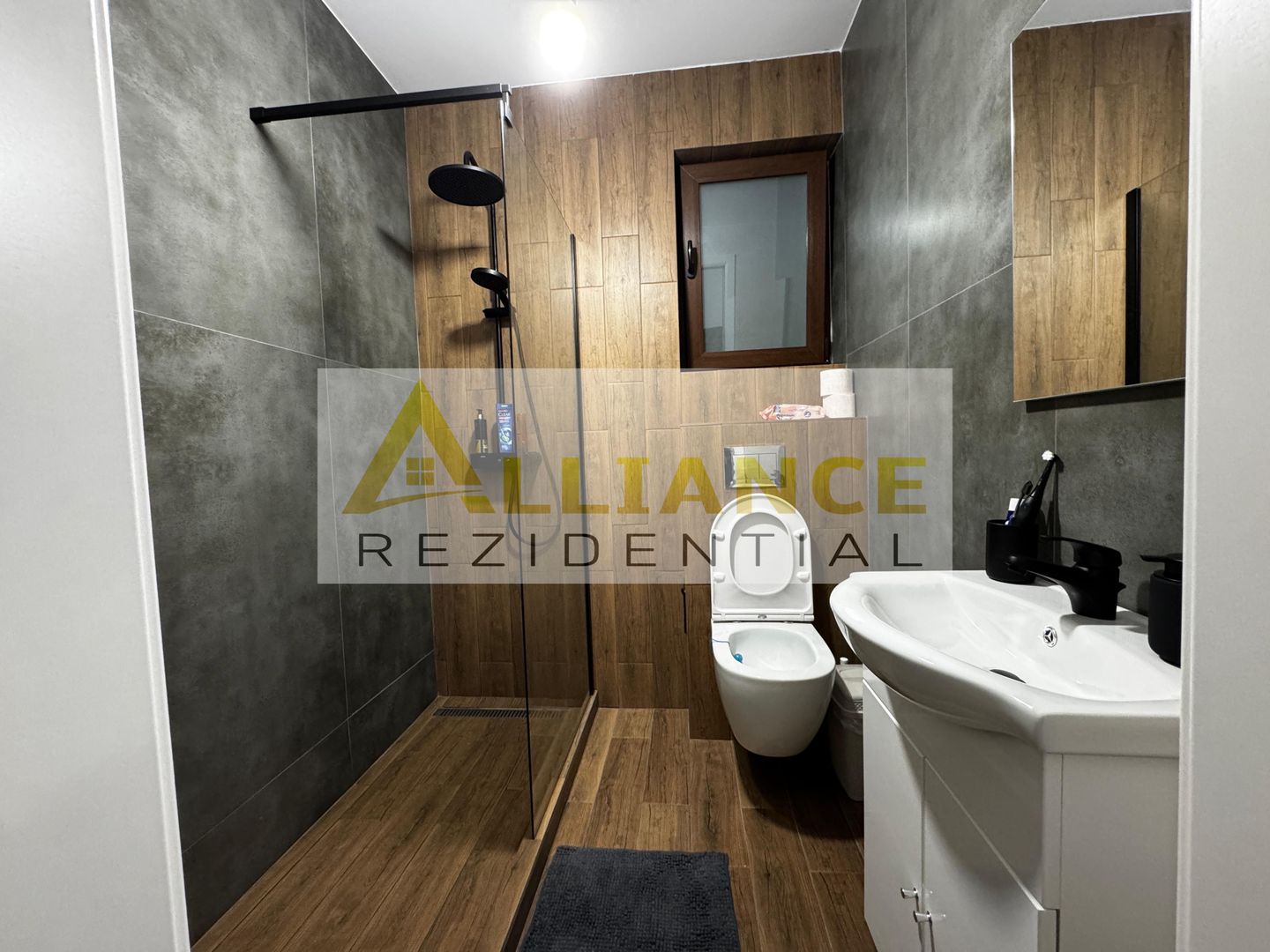 Vila de vanzare-5 camere-3 bai-500 M de STV - Poză 9