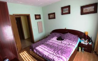 Vila spațioasă la intrare în Dumbravita - Poză 5