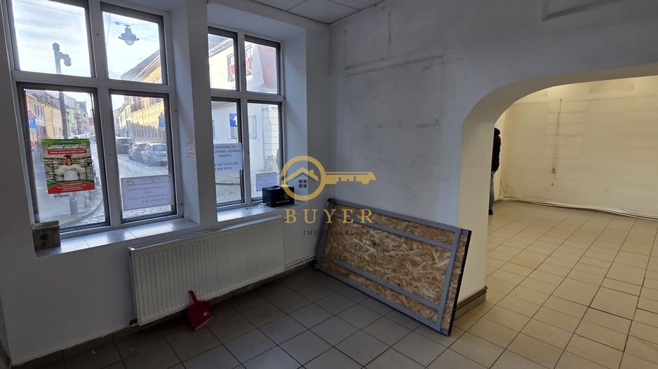 Spatiu comercial Ultracentral de inchiriat, 69mp– vitrina la strada - Poză 3
